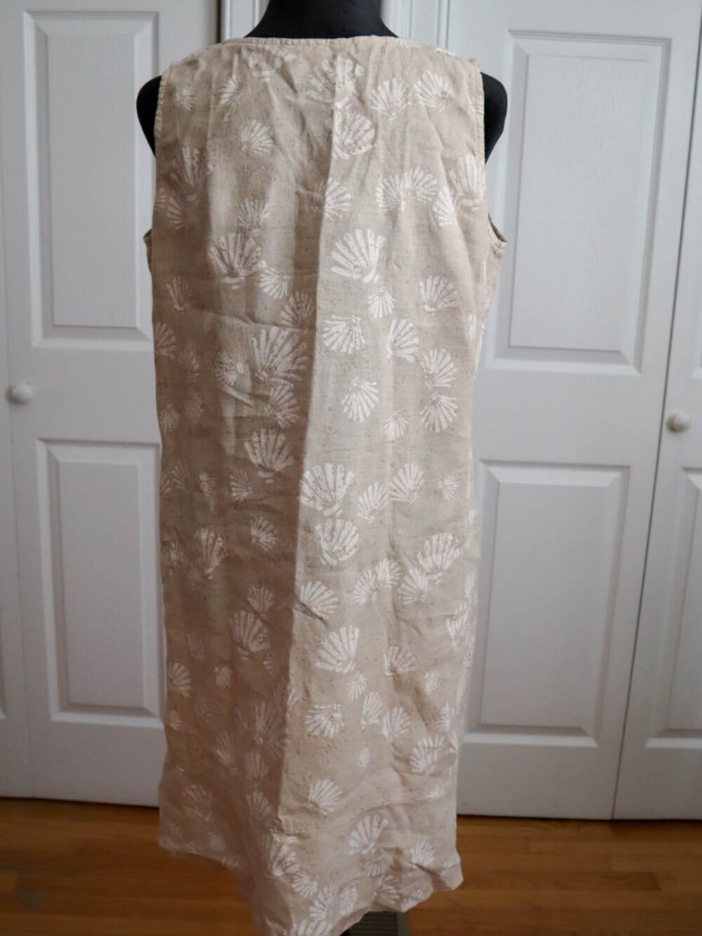 On White 100% Cotton Sleeveless Shift Dress Seashell Print Coastal Beachy Sz M - Picture 6 of 7